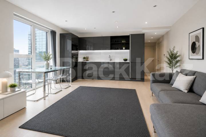 Luxury Two Bedroom Apartment with Concierge, Gym & Olympic Park Views Glass House Gardens, Stratford