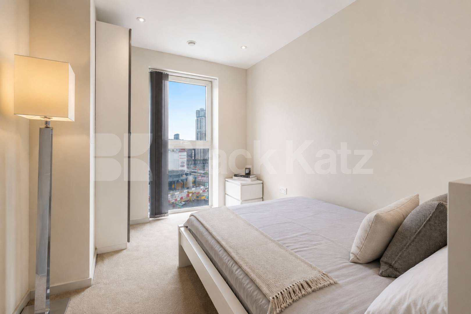Luxury Two Bedroom Apartment with Concierge, Gym & Olympic Park Views Glass House Gardens, Stratford