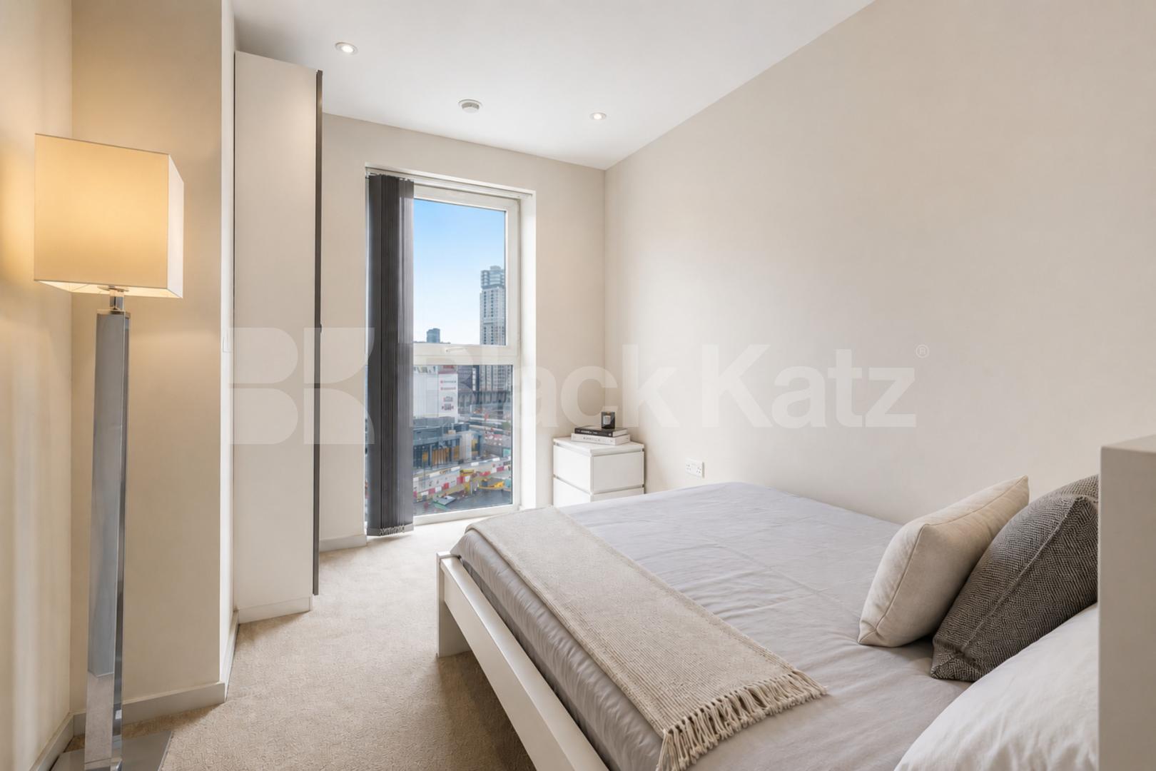 Luxury Two Bedroom Apartment with Concierge, Gym & Olympic Park Views Glass House Gardens, Stratford