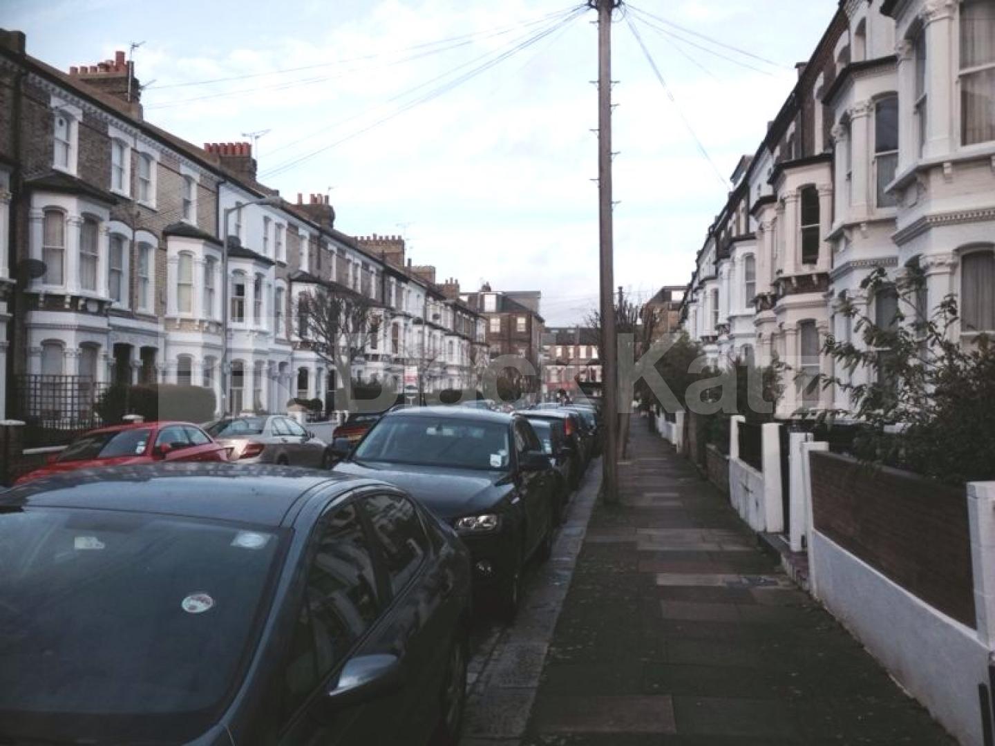 			LET, 1 Bedroom, 1 bath, 1 reception Apartment			 Lindore Road, Clapham Junction