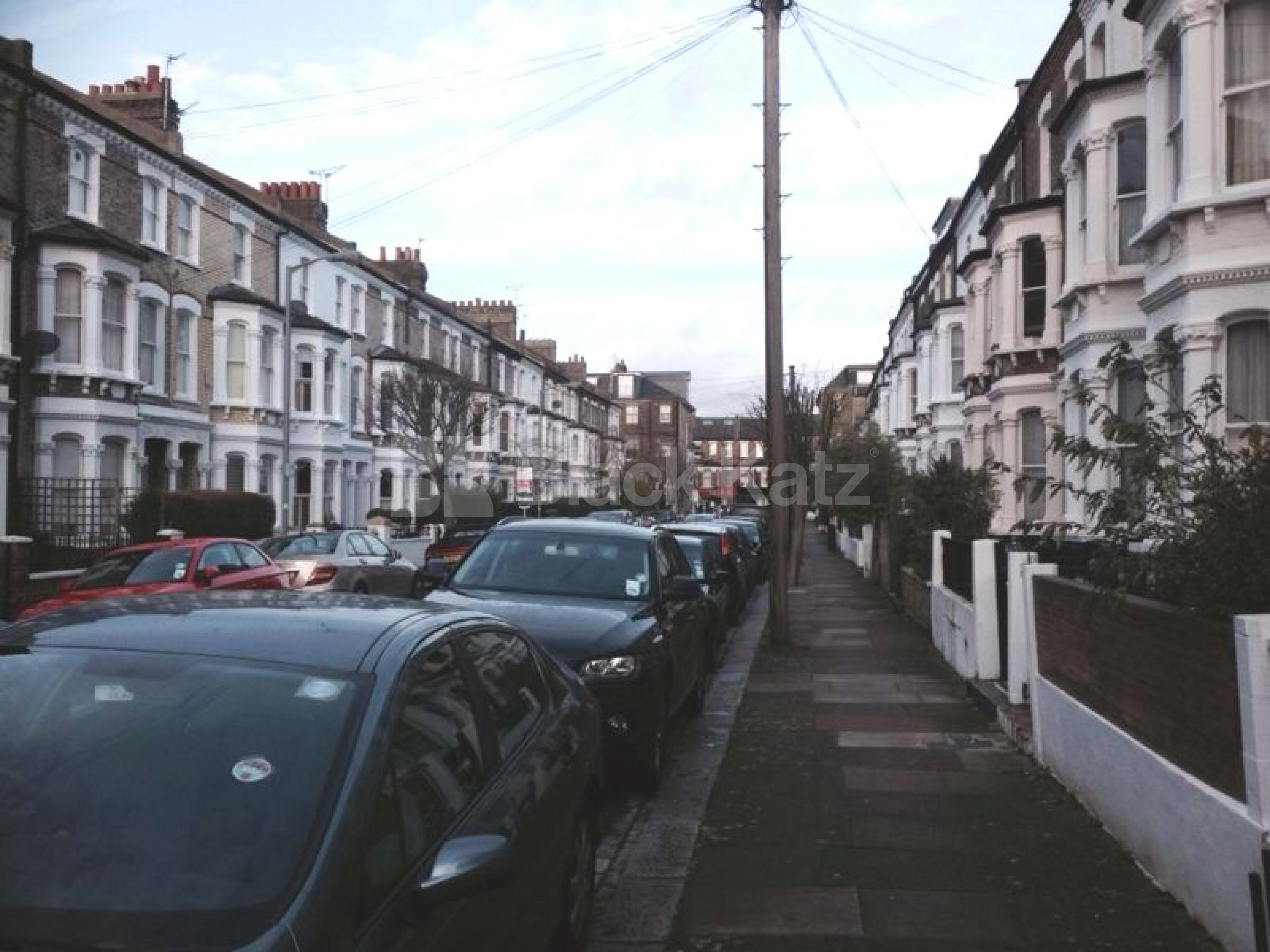 			LET, 1 Bedroom, 1 bath, 1 reception Apartment			 Lindore Road, Clapham Junction SW11