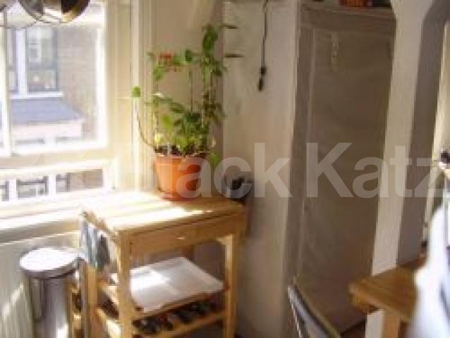 			1 Bedroom, 1 bath, 1 reception Flat			 Litchfield Street, COVENT GARDEN WC2H