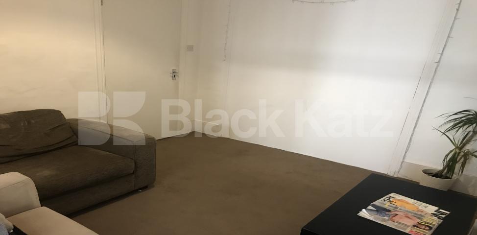 			LET , 4 Bedroom, 1 bath, 1 reception Apartment			 Queenstown Road, Battersea Park