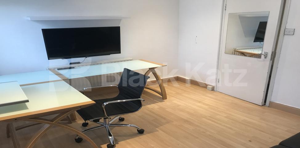 			LET, 2 Bedroom, 1 bath, 0 reception Apartment			 Hankey Place, London Bridge