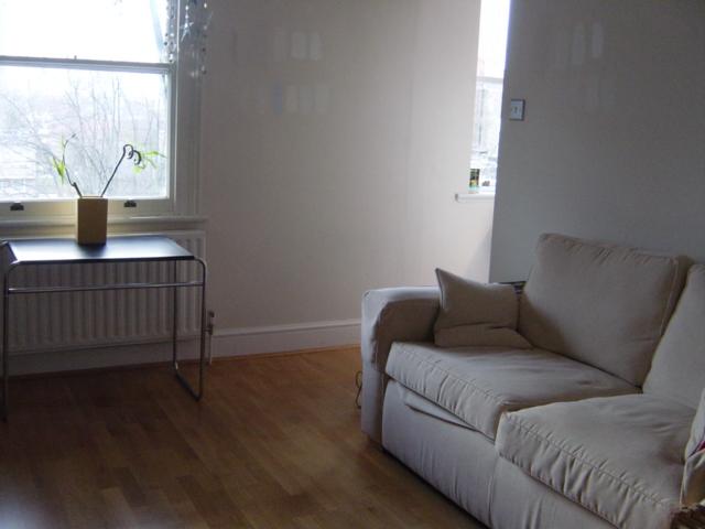 			NEW INSTRUCTION W/ ROOF TERRACE! MUST SEE, 2 Bedroom, 1 bath, 1 reception Apartment			 Sutherland Avenue, W9 2HF