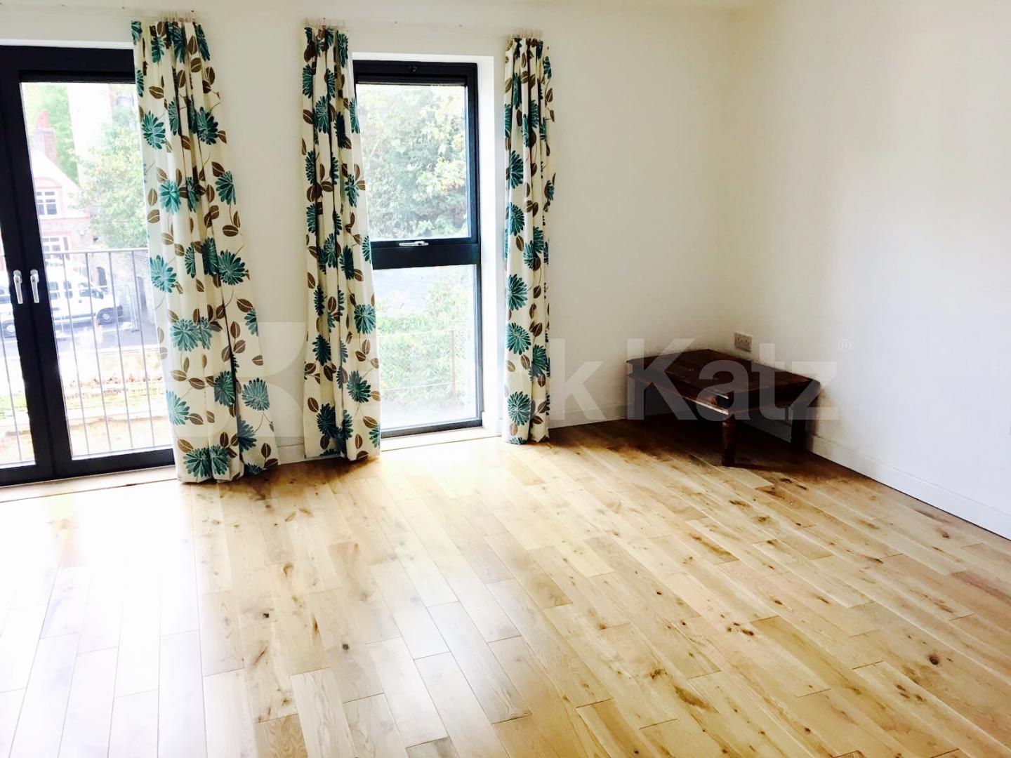 			NEW INSTRUCTION, 3 Bedroom, 1 bath, 1 reception Apartment			 Akerman Road, Oval