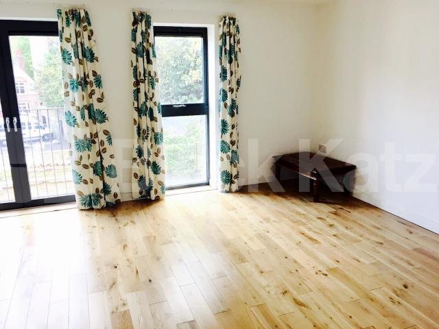 			NEW INSTRUCTION, 3 Bedroom, 1 bath, 1 reception Apartment			 Akerman Road, Oval