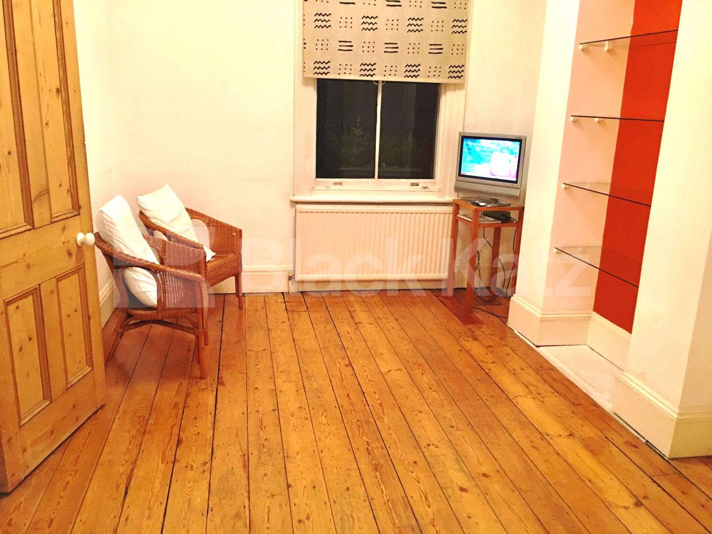 			NEW INSTRUCTION, 4 Bedroom, 1 bath, 1 reception House			 Rosebery Road, Clapham Park