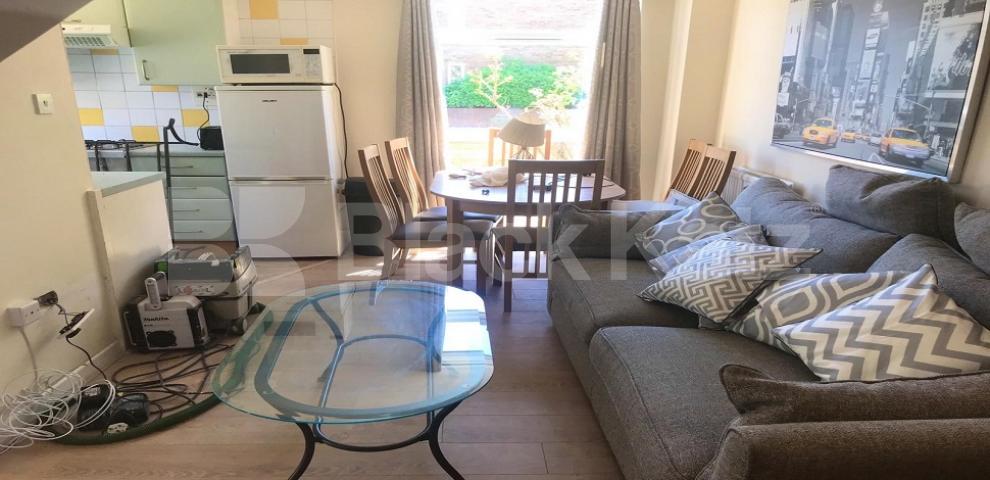 			LET , 4 Bedroom, 1 bath, 1 reception House			 Dunston Road, Clapham Junction