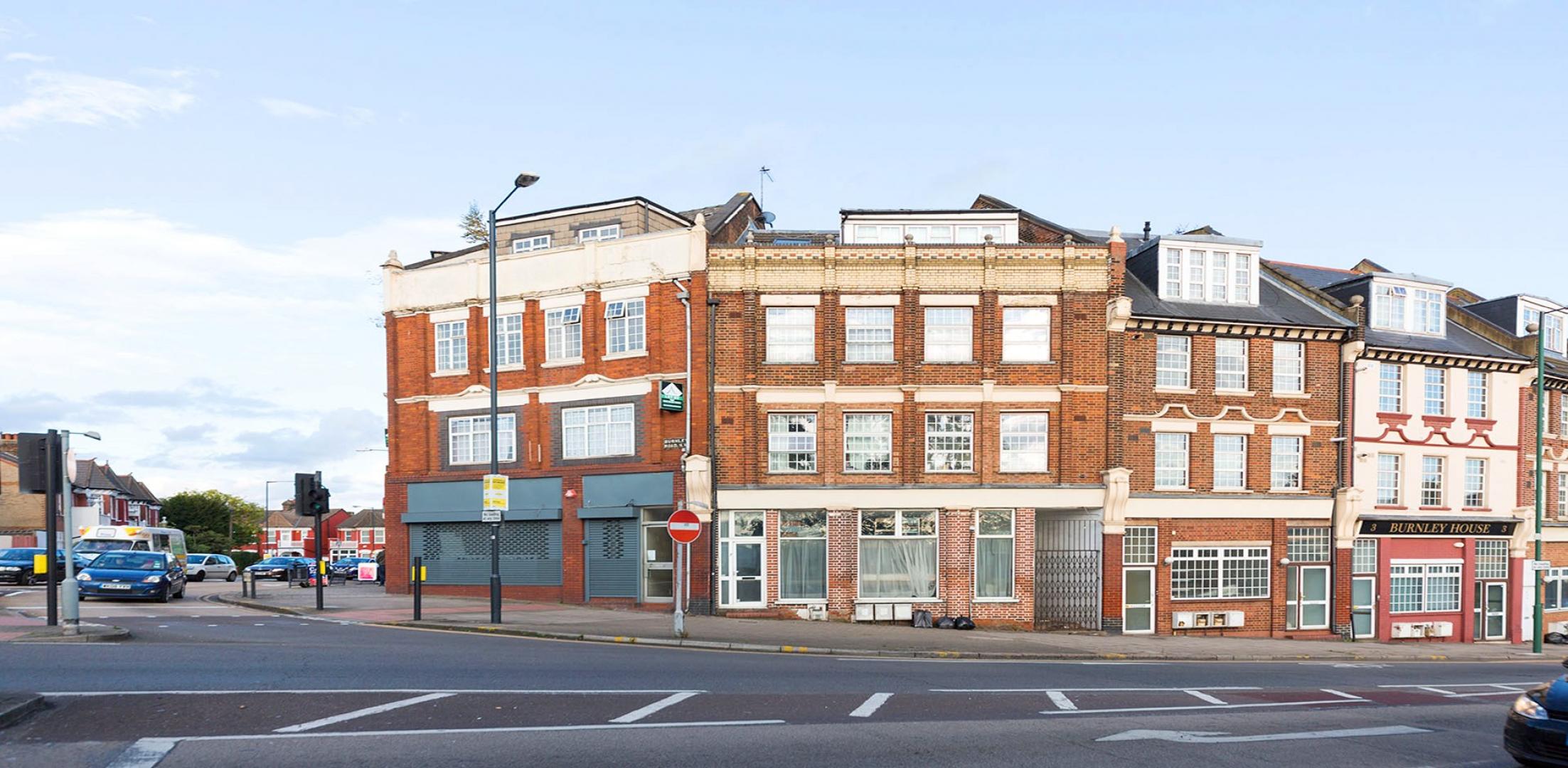 Central apartment finished to a high standard Burnley Road, Dollis Hill
