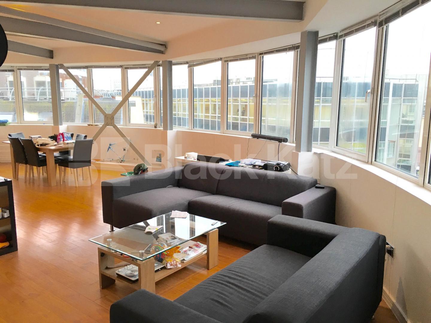 			LET , 2 Bedroom, 1 bath, 1 reception Penthouse			 Long Lane, London Bridge - Borough