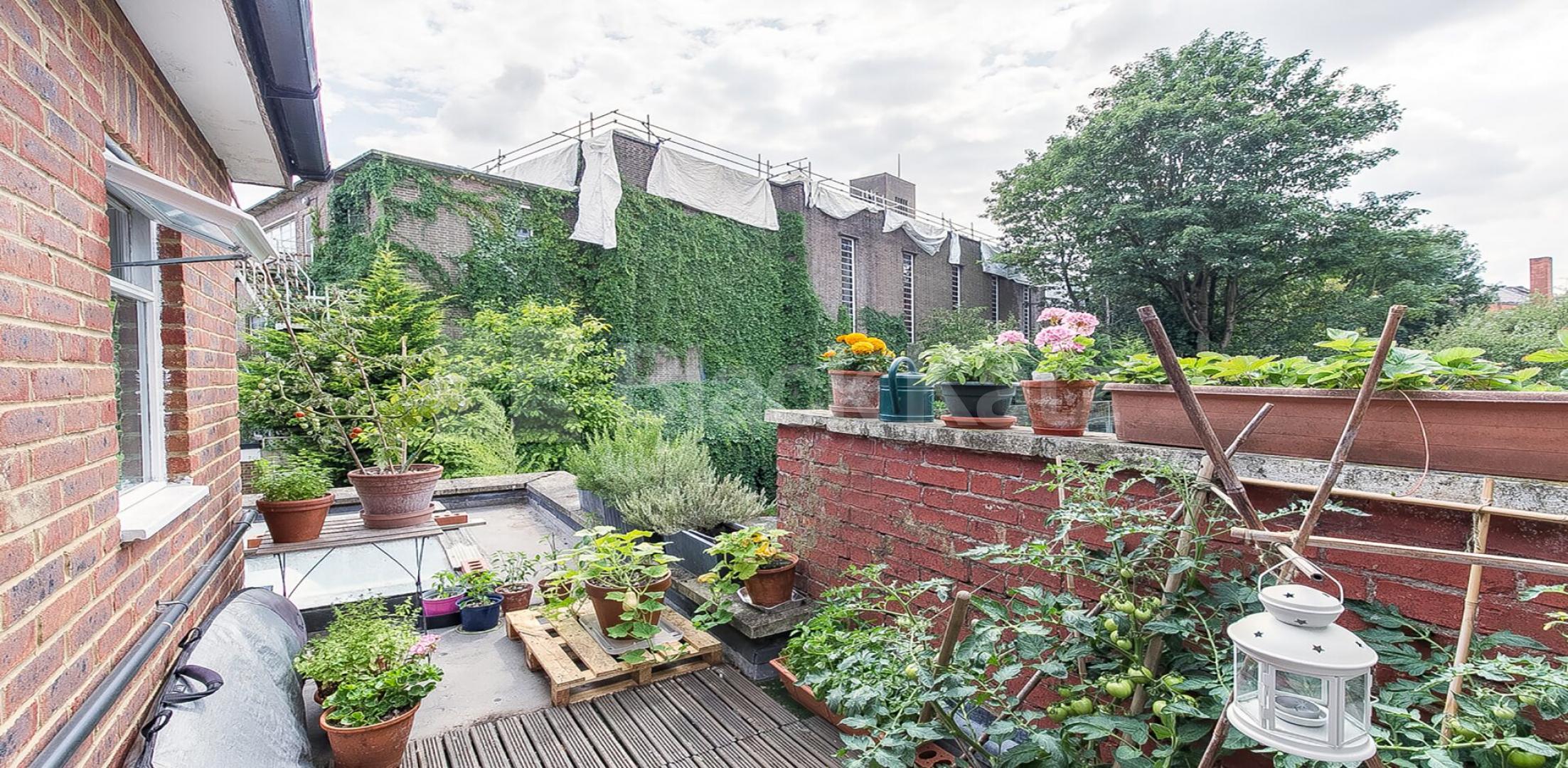 Ideal Location Studio Apartment Studio in Weston Park N8