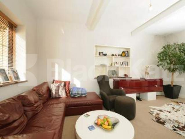 			LET, 4 Bedroom, 1 bath, 1 reception Detached House			 Creighton Avenue, Muswell Hill