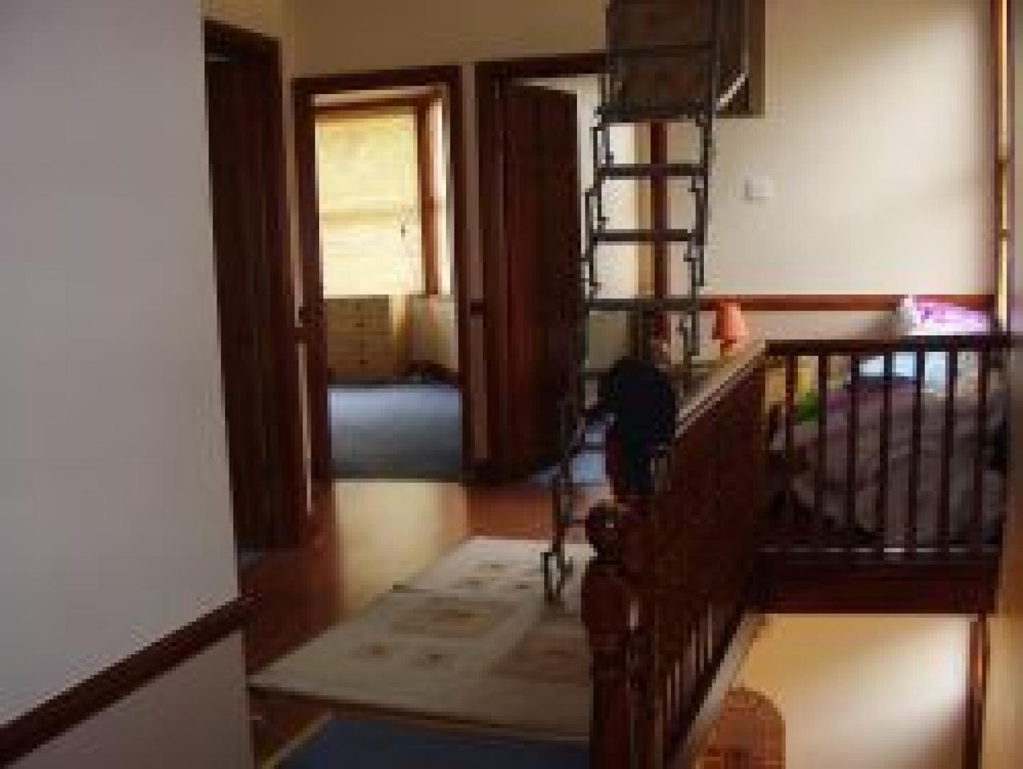 			5 Bedroom, 1 bath, 1 reception Flat			 Long Lane, EAST FINCHLEY N2