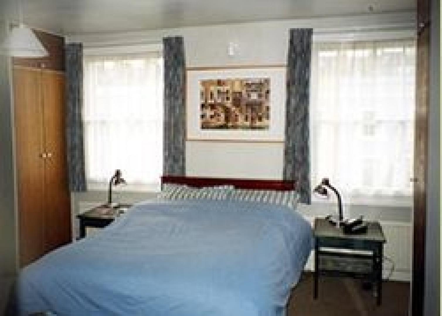 			2 Bedroom, 1 bath, 1 reception Flat			 Lonsdale Road, NOTTINGHILL W11