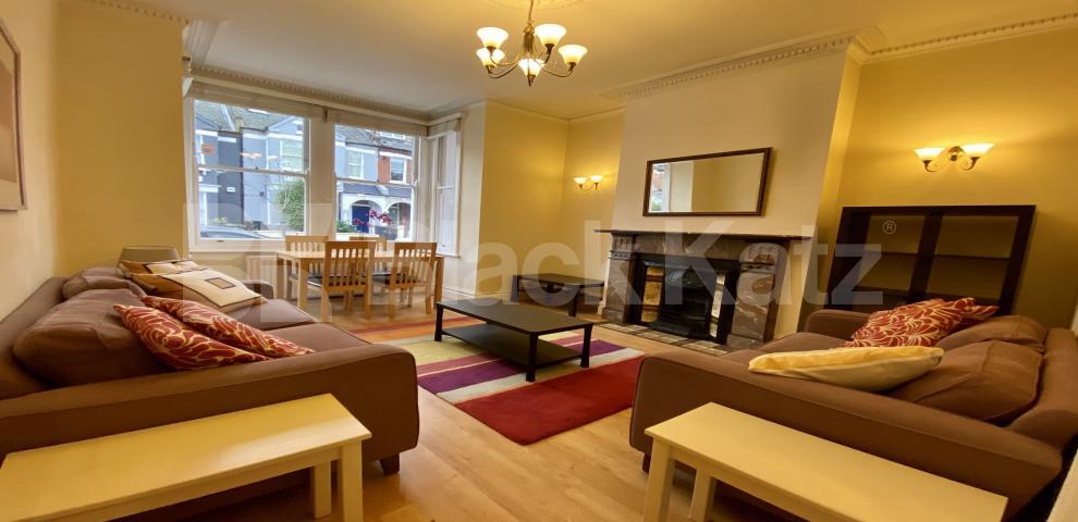 			LET , 2 Bedroom, 1 bath, 1 reception Apartment			 Killyon Road, Clapham