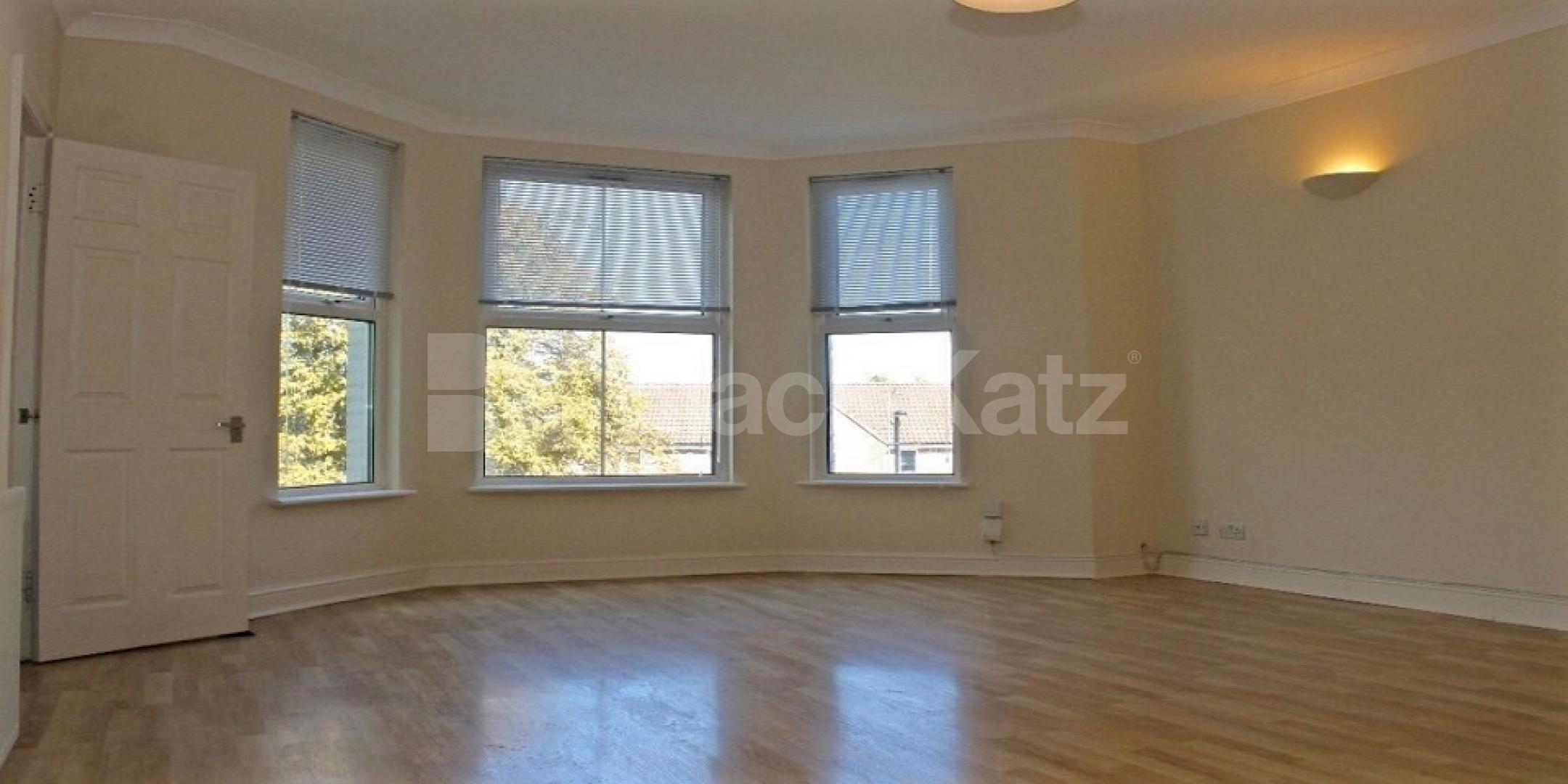 			2 Bedroom, 1 bath, 1 reception Apartment			 Knollys Road, Tulse Hill/ Streatham Hill