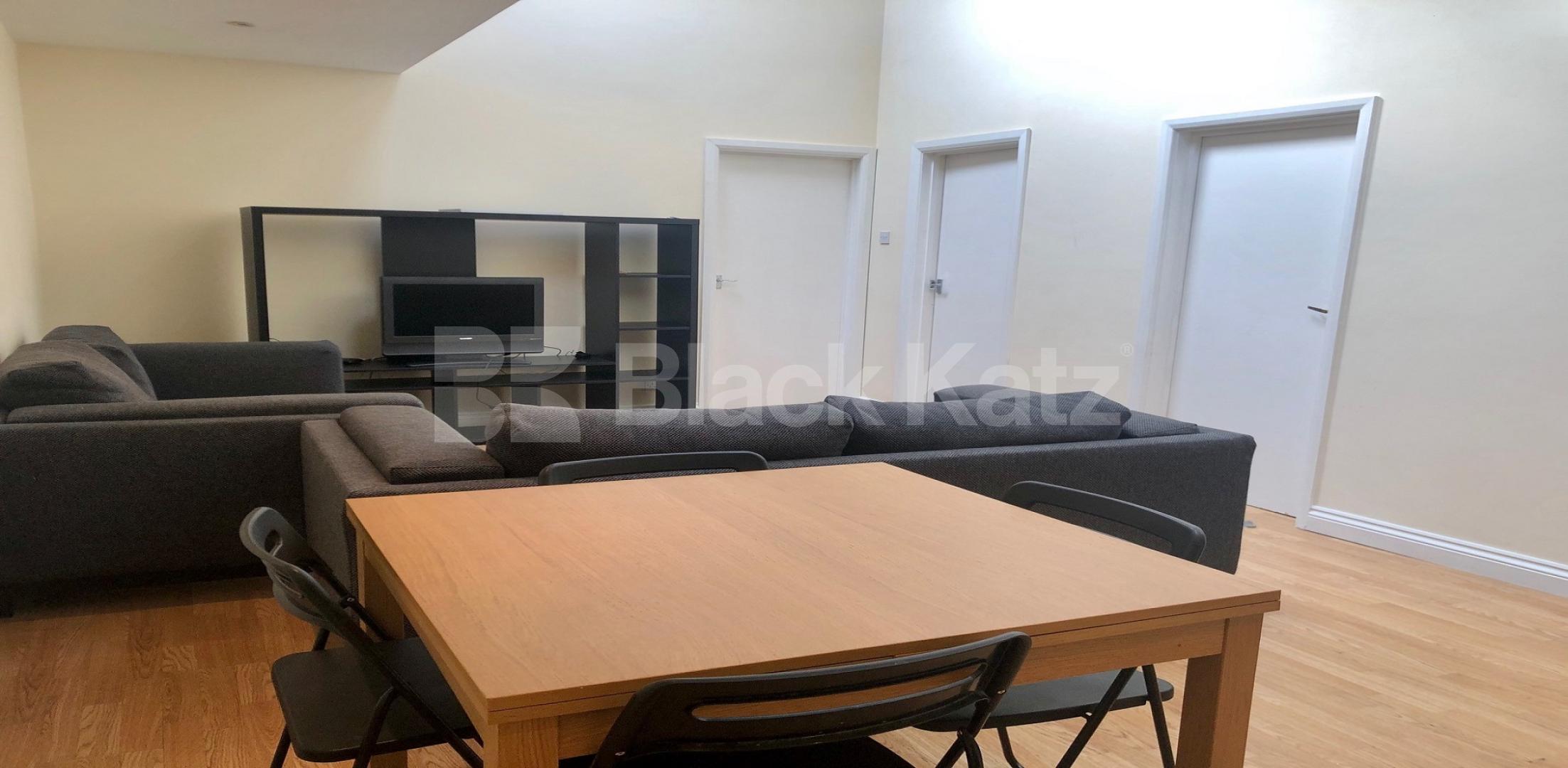 			LET , 4 Bedroom, 2 bath, 2 reception Apartment			 Walworth Road, Elephant and Castle