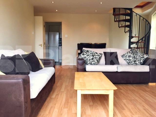 			3 Bedroom, 1 bath, 1 reception Penthouse			 Bridgewalk Heights, 80 Weston Street, London Bridge