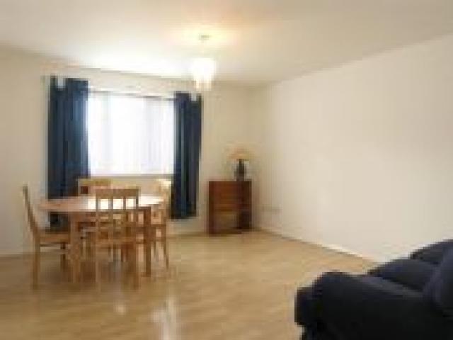 			2 Bedroom, 1 bath, 1 reception Flat			 Draycott Close, CRICKLEWOOD