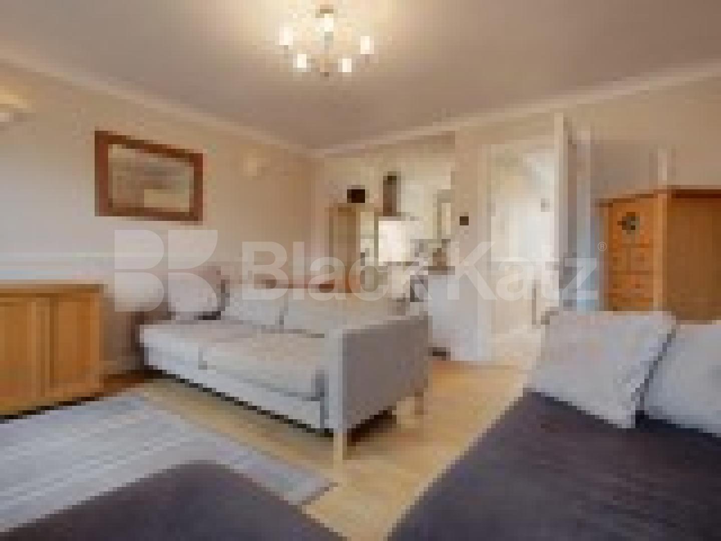 			NEW INSTRUCTION, 3 Bedroom, 1 bath, 1 reception Mews House			 Heritage Court, Trundleys Road , Surrey Quays