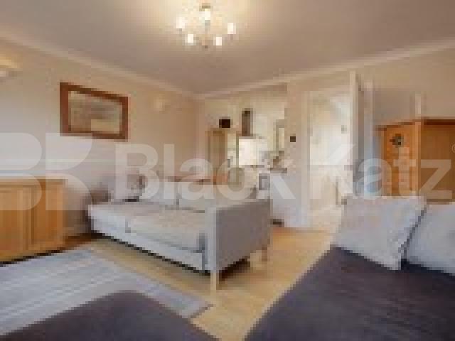 			NEW INSTRUCTION, 3 Bedroom, 1 bath, 1 reception Mews House			 Heritage Court, Trundleys Road , Surrey Quays