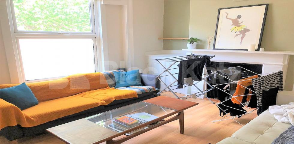 			4 BEDROOM HOUSE WITH PRIVATE GARDEN, 4 Bedroom, 1 bath, 1 reception House			 Shakspeare Walk, NEWINGTON GREEN-CANONBURY