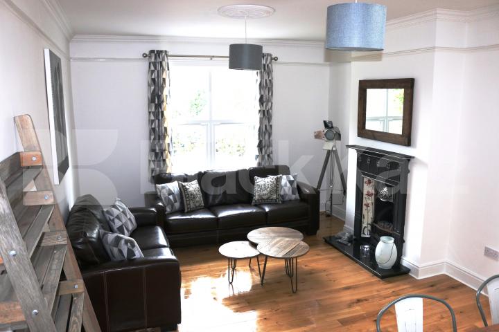 			NEW INSTRUCTION, 3 Bedroom, 1 bath, 1 reception Apartment			 Longley Road, Tooting