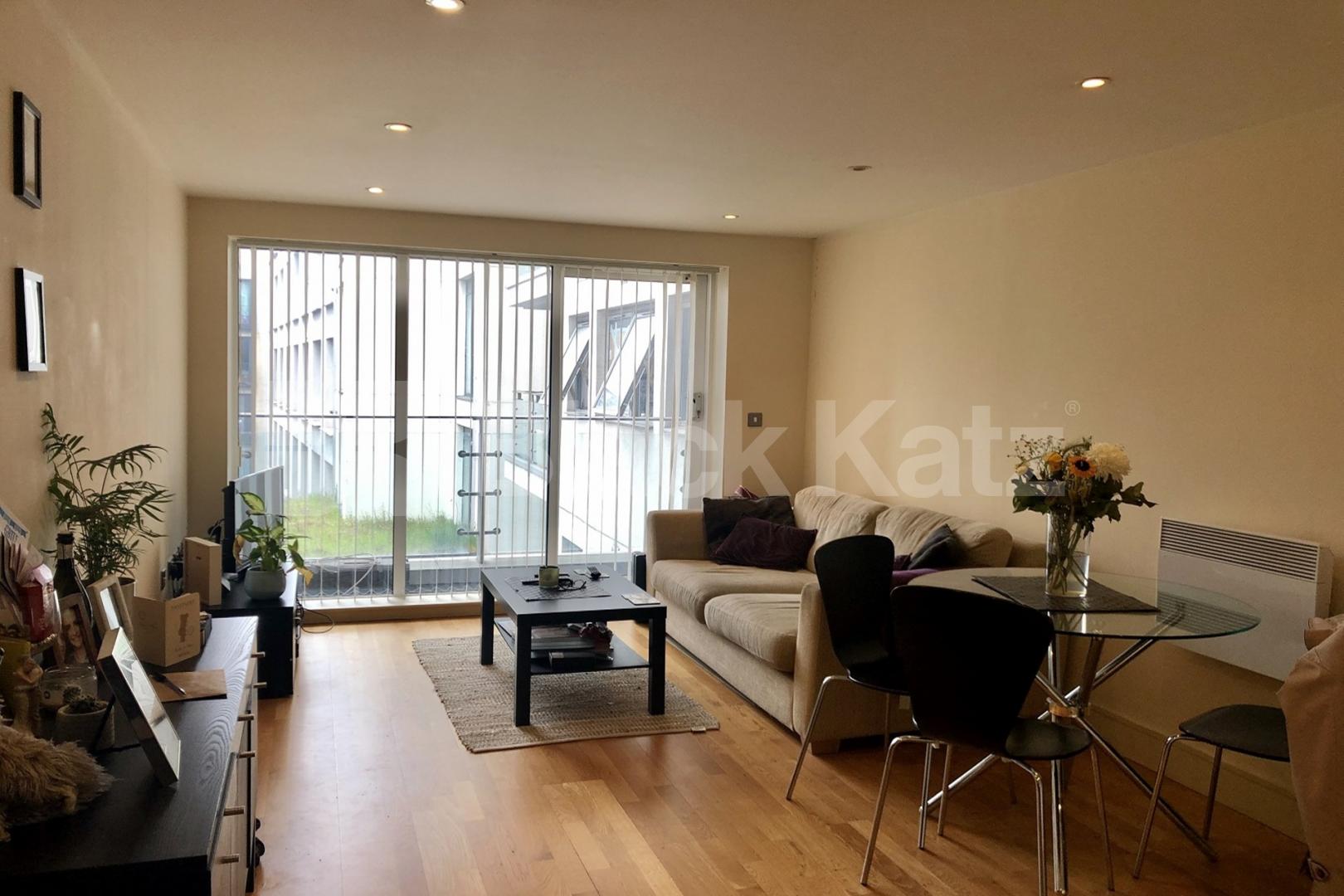 Superbly located & includes Parking and Water Rates Long Lane, London Bridge