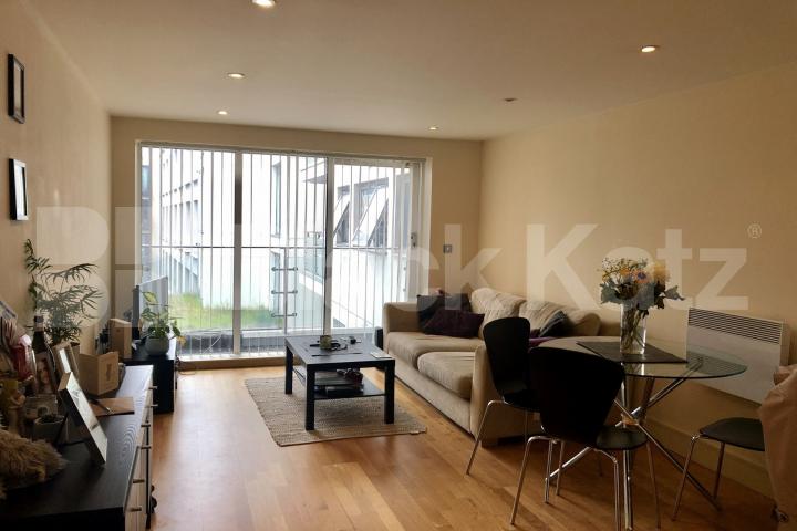 Superbly located & includes Parking and Water Rates Long Lane, London Bridge