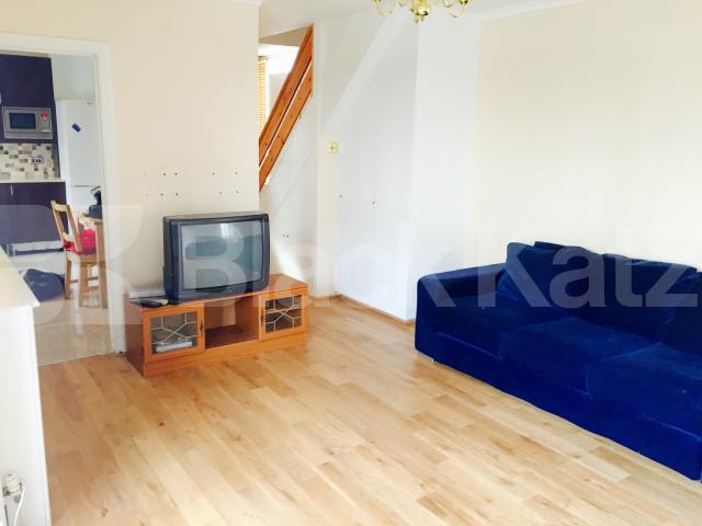 			UNDER OFFER, 3 Bedroom, 1 bath, 1 reception Flat			 Victoria Rise, Clapham Common