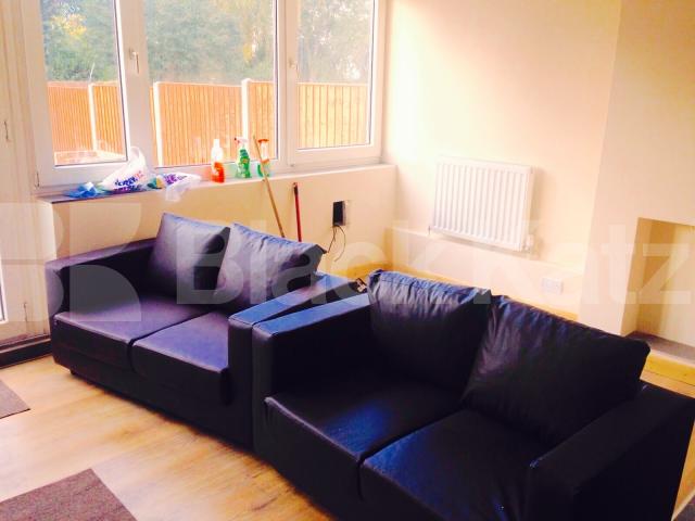 			UNDER OFFER, 4 Bedroom, 1 bath, 1 reception Terraced House			 Hersham Close, Roehampton