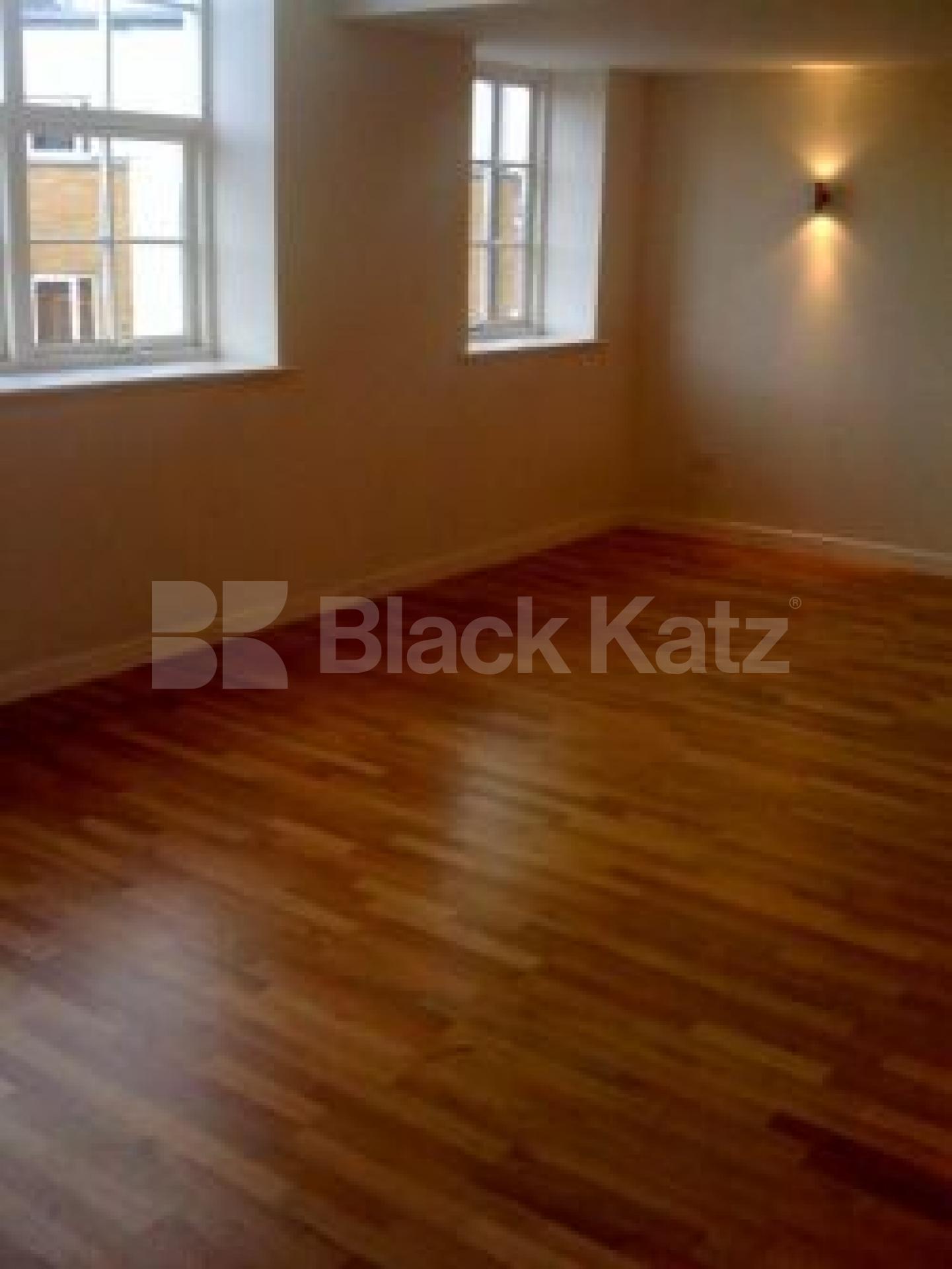			MUST SEE !!, 2 Bedroom, 1 bath, 1 reception Flat			 Enfield Road, ISLINGTON N1