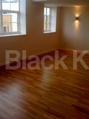 			MUST SEE !!, 2 Bedroom, 1 bath, 1 reception Flat			 Enfield Road, ISLINGTON