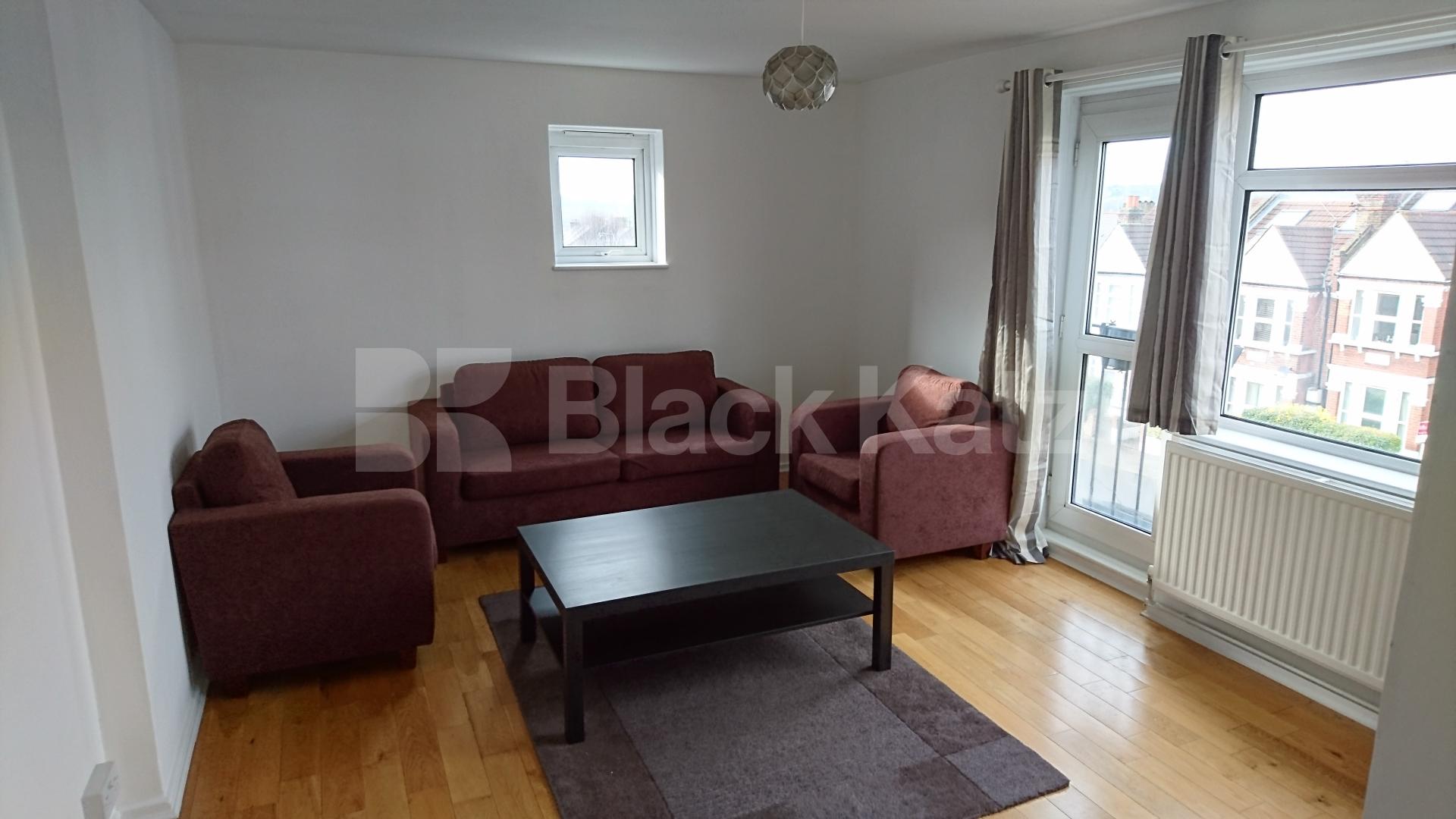 			3 Bedroom, 1 bath, 1 reception Apartment			 Earlsfield Road , Earlsfield