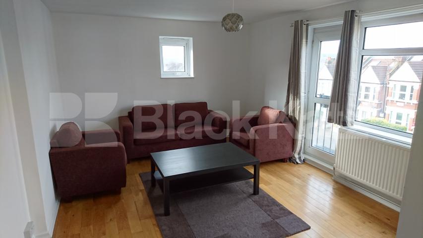 			3 Bedroom, 1 bath, 1 reception Apartment			 Earlsfield Road , Earlsfield