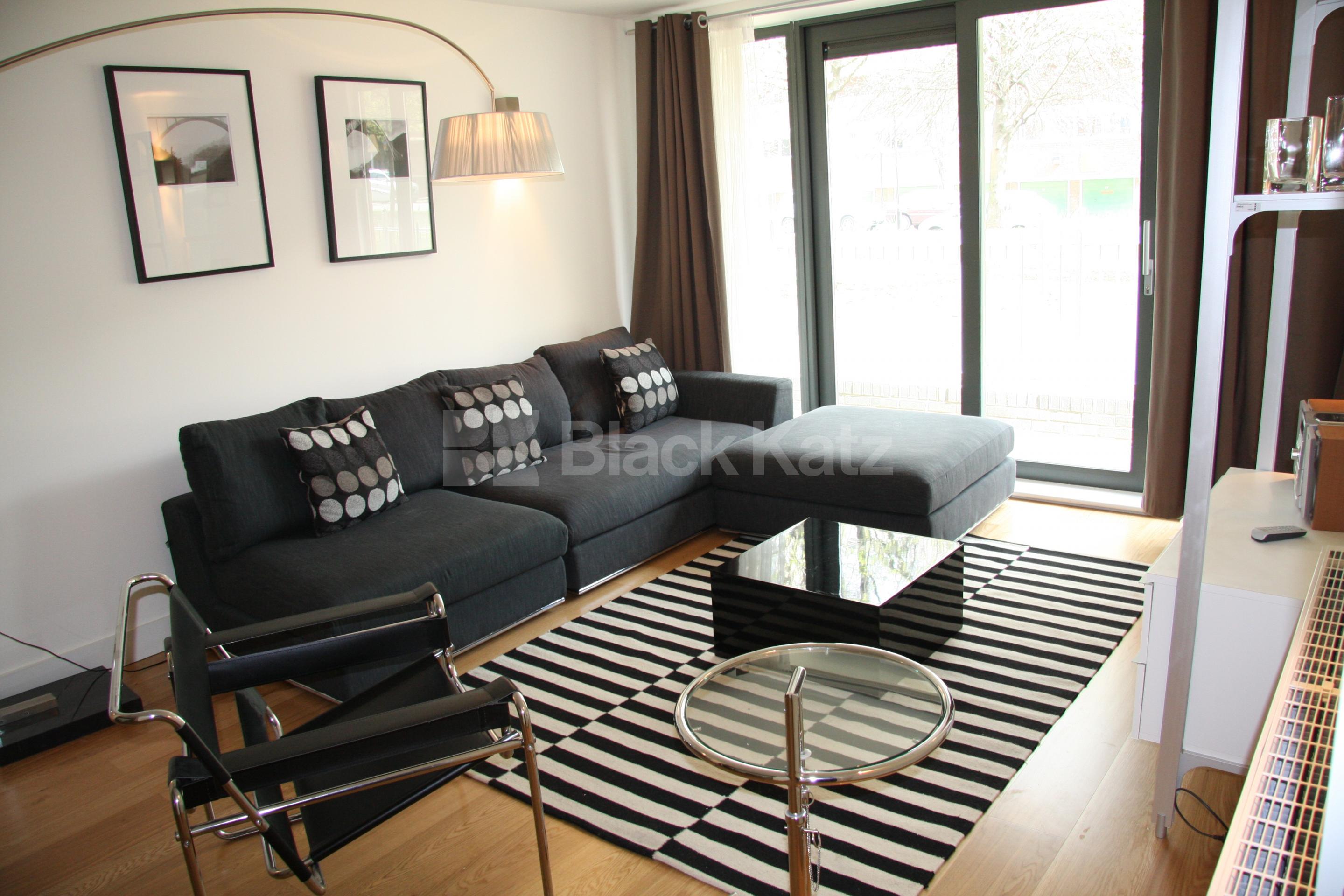 			BEAUTIFUL MODERN FLAT IN GREAT LOCATION!!!!!, 2 Bedroom, 1 bath, 1 reception Apartment			 Saint Williams yard, Angel/Kings Cross N1