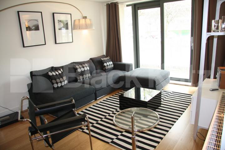 			BEAUTIFUL MODERN FLAT IN GREAT LOCATION!!!!!, 2 Bedroom, 1 bath, 1 reception Apartment			 Saint Williams yard, Angel/Kings Cross