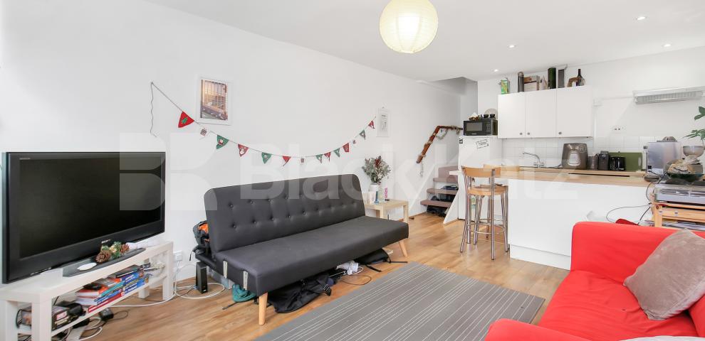 			UNDER OFFER , 1 Bedroom, 1 bath, 1 reception Apartment			 Stonhouse Street, Clapham High Street