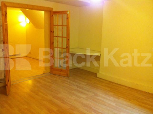 			FANTASTIC STUDIO WITH A GARDEN!, Studio Apartment, 1 bath, 1 reception Studio			 Dalston Lane, Hackney