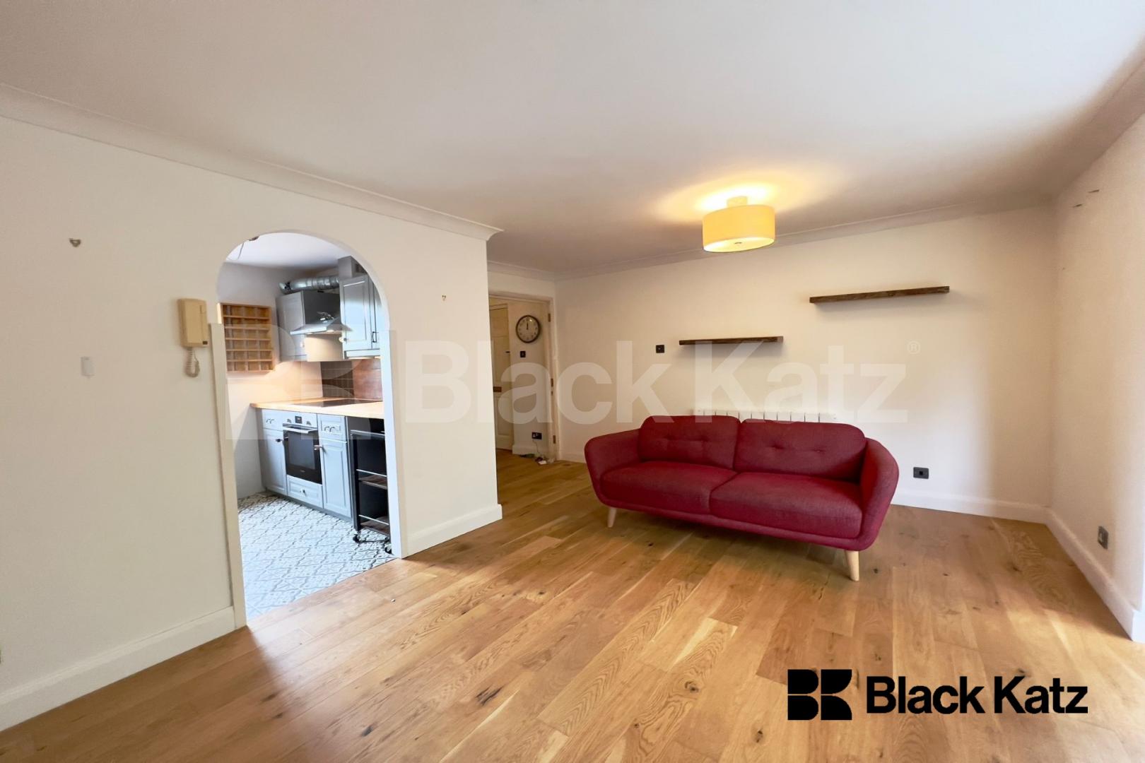 Modern apartment set within private woodlands Linwood Close, Peckham