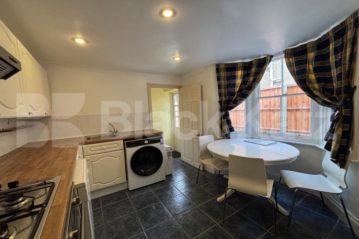 Period house with two bathrooms & patio garden  Trundleys Road , Surrey Quays
