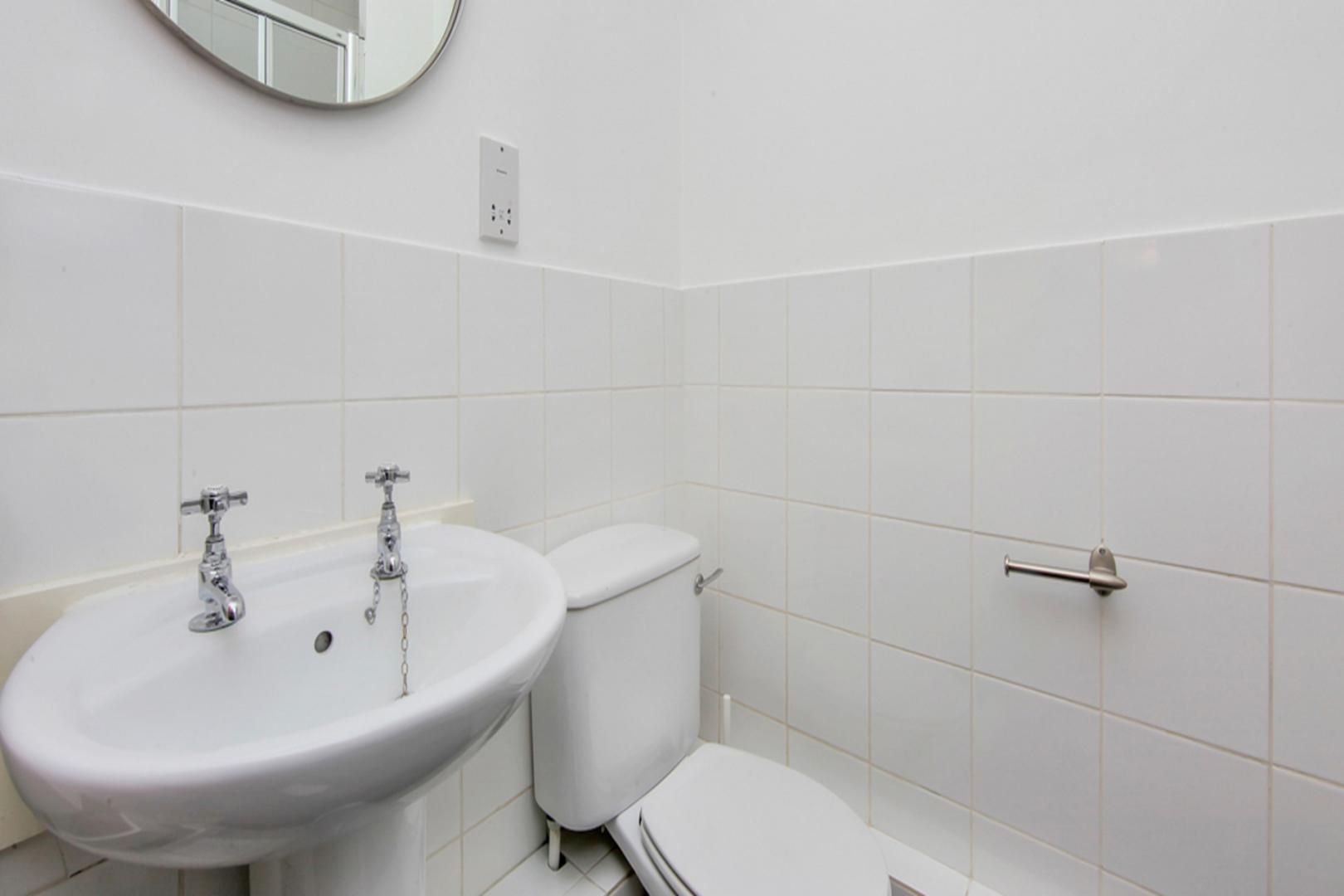 Includes concierge, pool, gym & water rates  Metro Central Heights, Newington Causeway, Elephant & Castle
