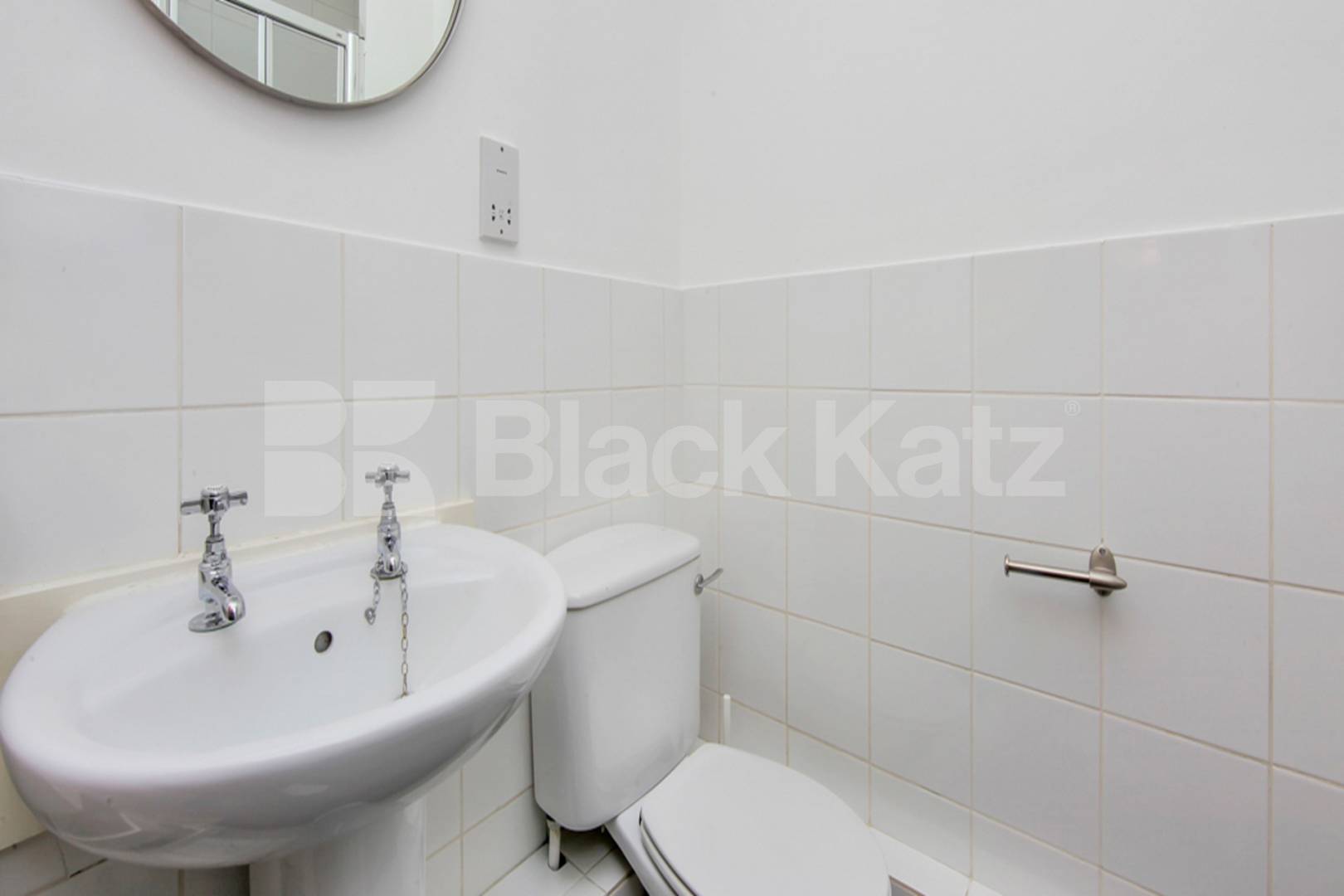 Includes concierge, pool, gym & water rates  Metro Central Heights, Newington Causeway, Elephant & Castle