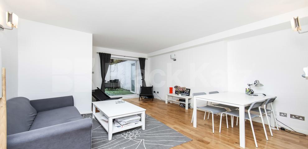 			NEW INSTRUCTION , 2 Bedroom, 2 bath, 1 reception Apartment			 Marshalsea Road, Borough