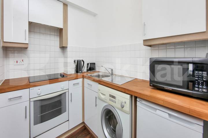 Includes concierge, pool, gym & water rates  Metro Central Heights, Newington Causeway, Elephant & Castle