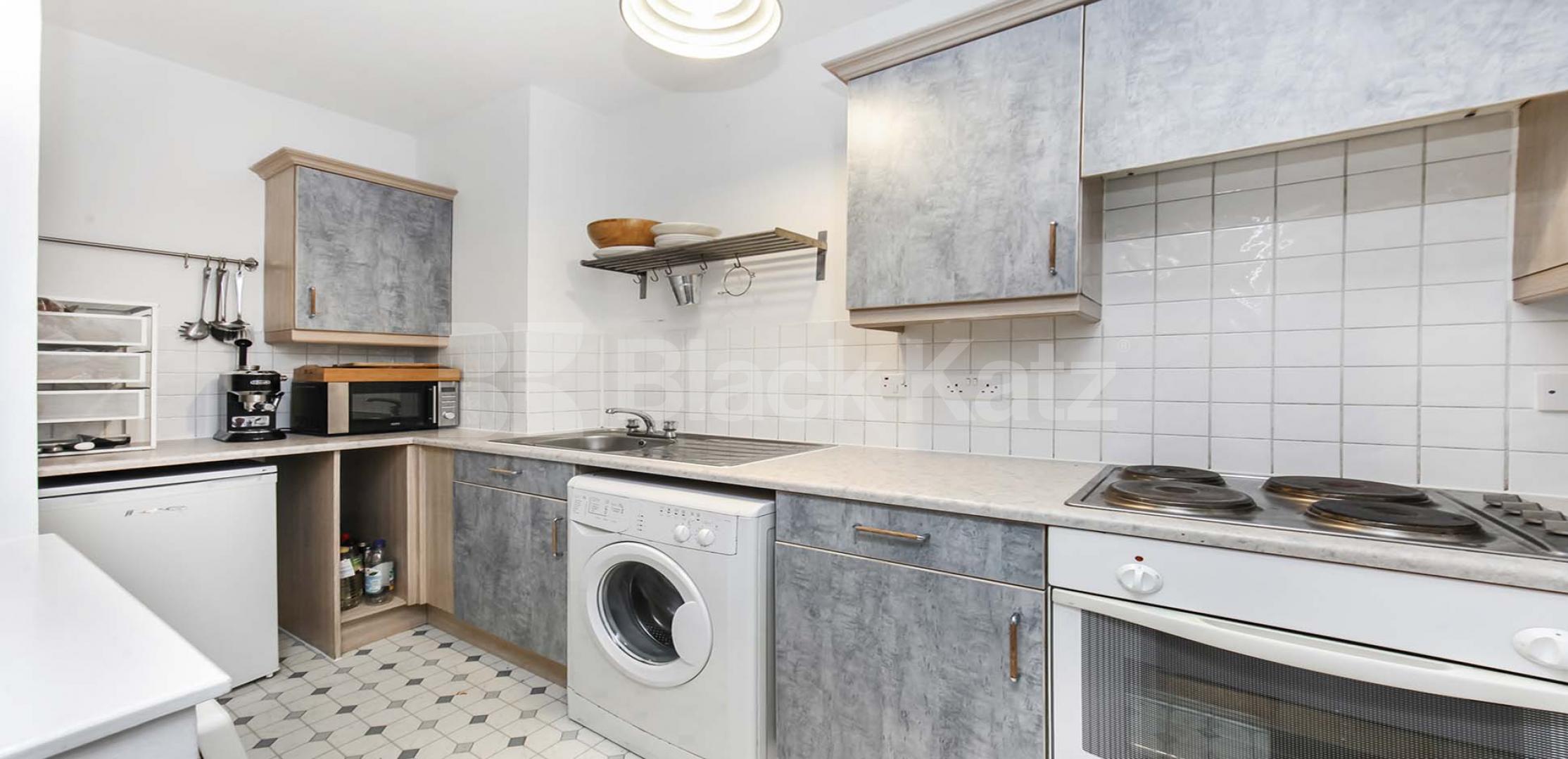 			LET , 1 Bedroom, 1 bath, 1 reception Apartment			 Metro Central Heights, Newington Causeway, Elephant & Castle