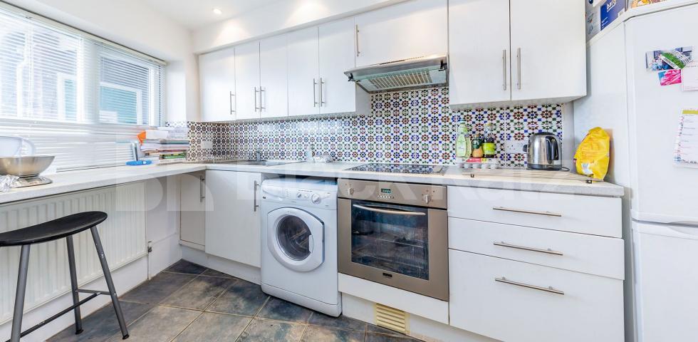 			2 Bedroom, 1 bath, 1 reception Flat			 High Road, East Finchley