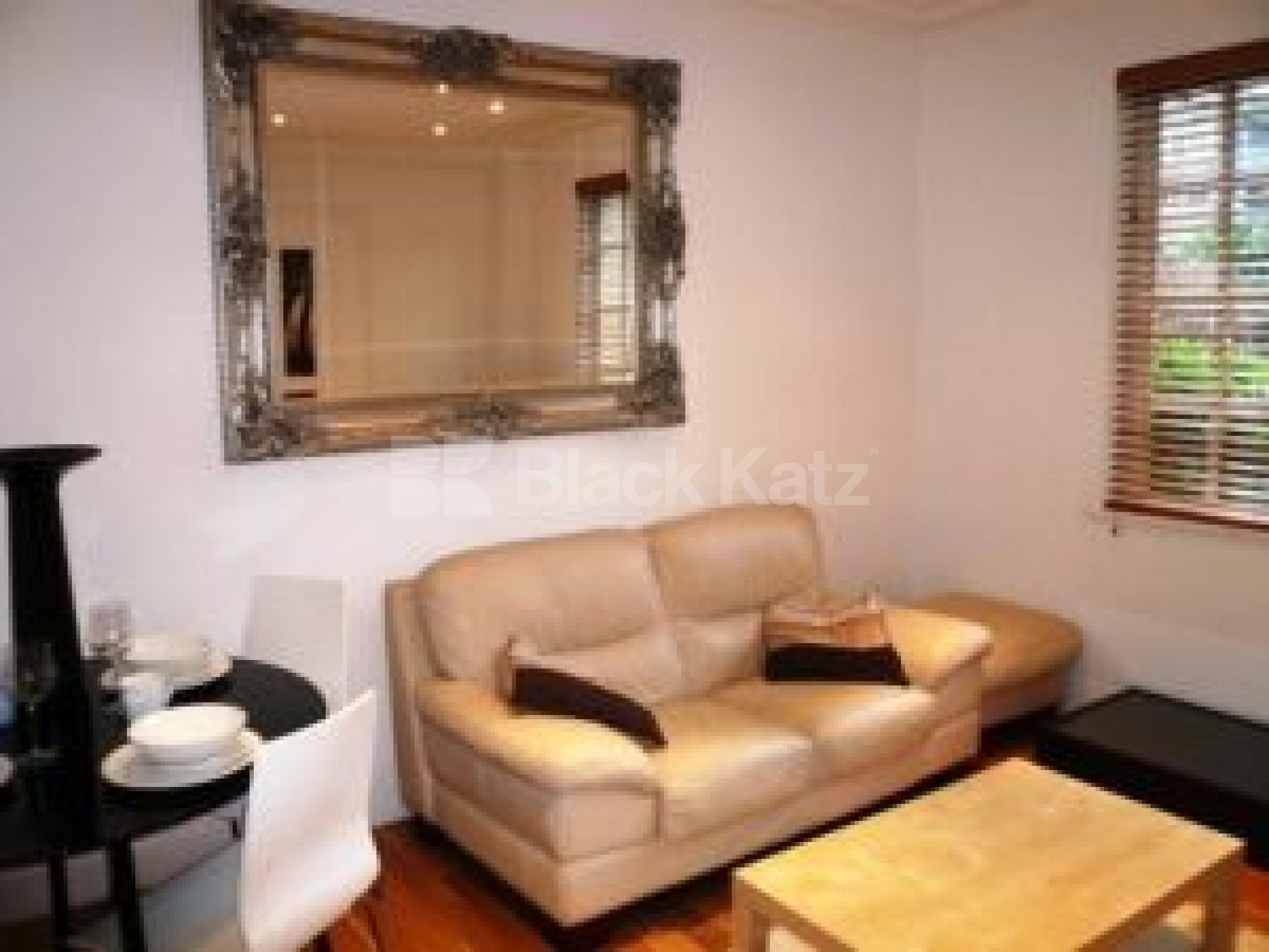 			LUXURY MUST SEE!!, 4 Bedroom, 1 bath, 1 reception Flat			 Maida Vale, MAIDA VALE W9