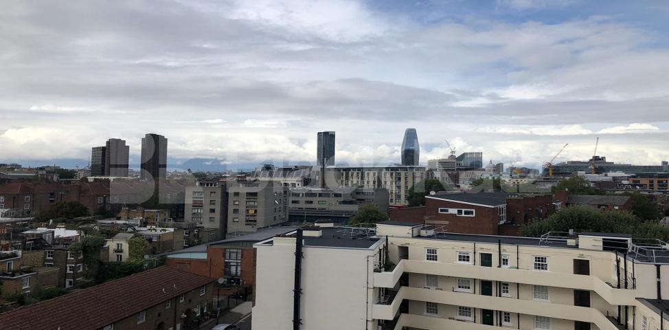 			LET , 3 Bedroom, 1 bath, 0 reception Penthouse			 Morley Street, Waterloo/Lambeth North